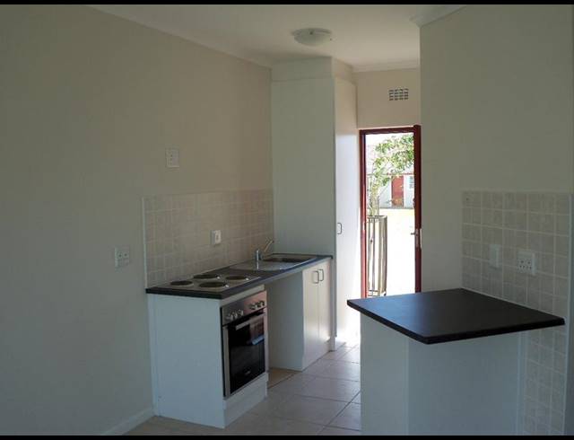 2 BEDROOM TOWNHOUSE FOR SALE IN STELLENDALE